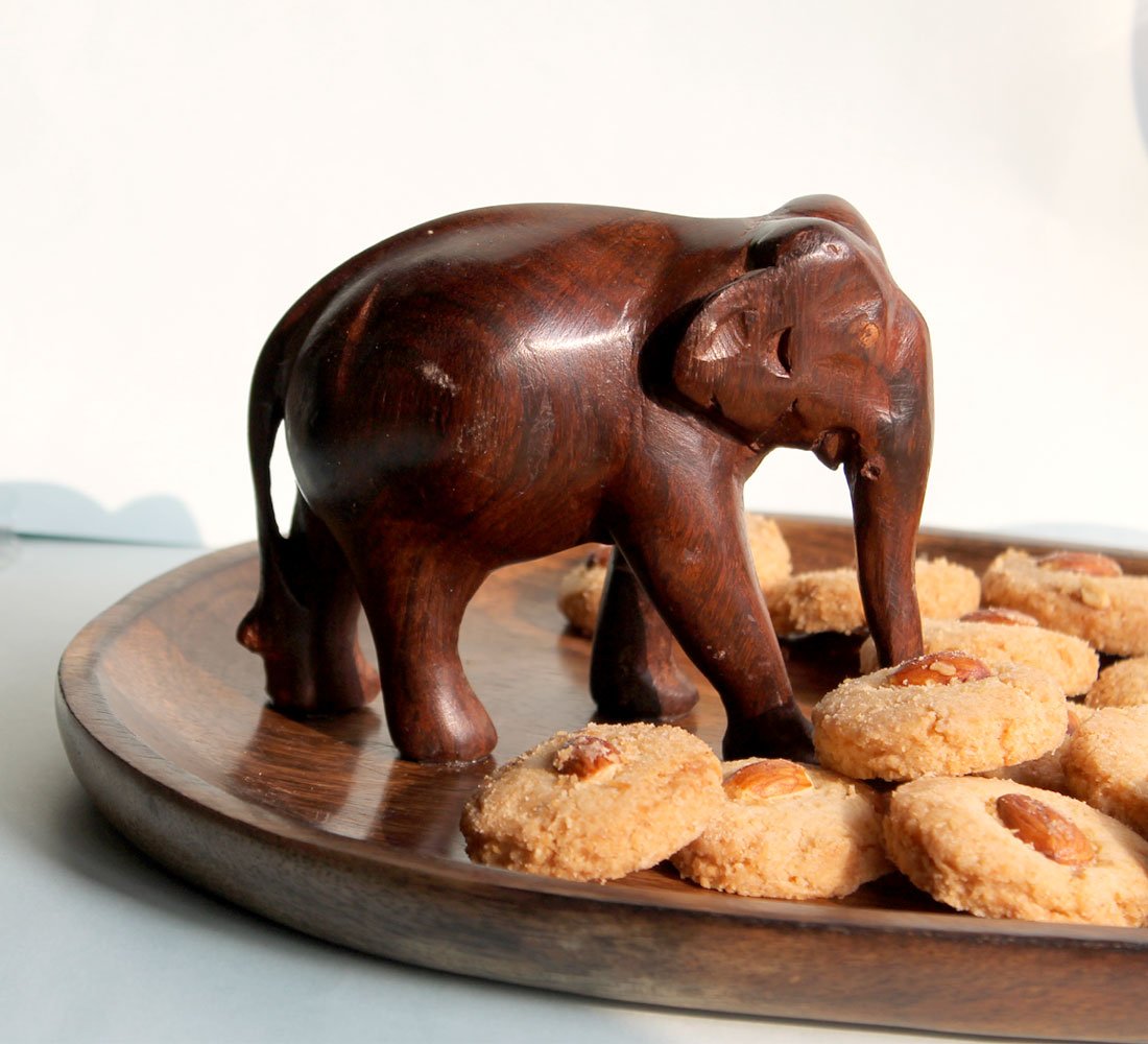 Wooden platter with an elephant